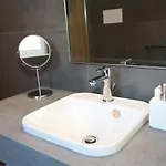 Bed 4*